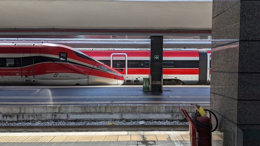 นั่งรถไฟเที่ยวอิตาลี วิธีซื้อตั๋ว Trenitalia และ Italo รถไฟความเร็วสูง Frecciarossa